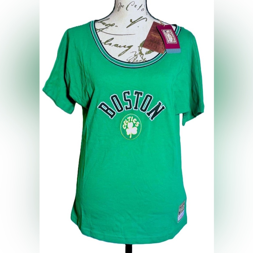 Mitchell & Ness Hardwood Classics Boston Celtics Woman's Embroidered T-Shirt NWT
